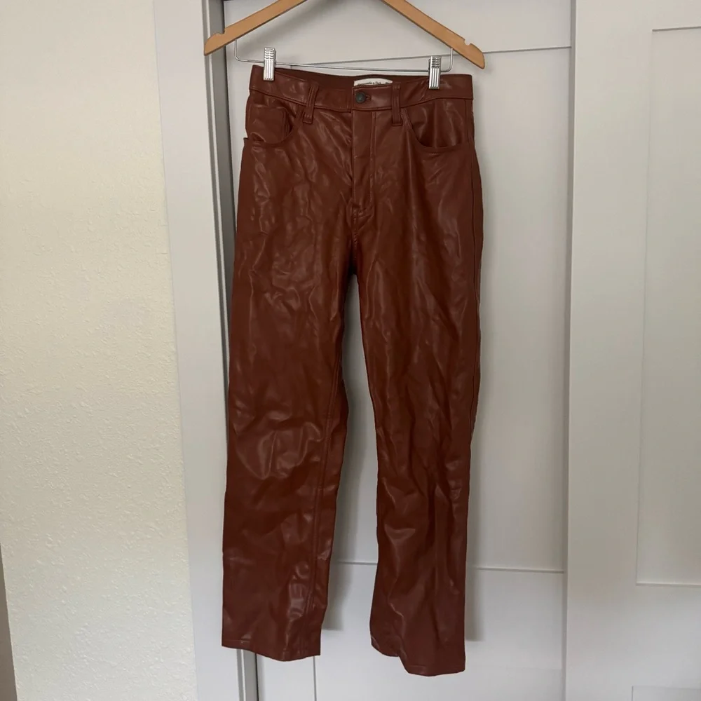 Abercrombie & Fitch 90s Straight Ultra High Rise Brown Faux Leather Pants Size 6